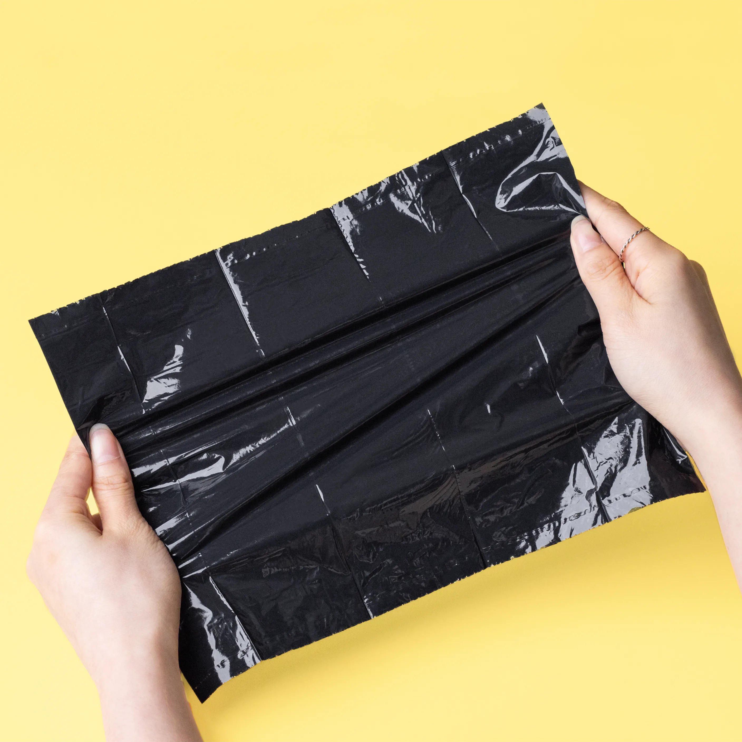 #INVISIBLEBAG x Wear Earthero Portable Outdoor Trash Bag Holder