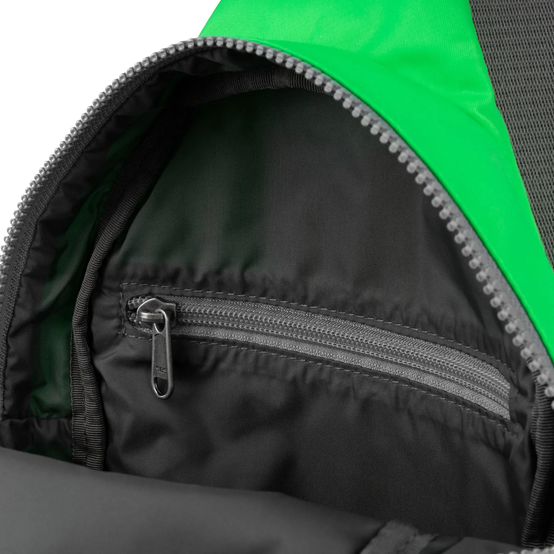 ROKA Willesden B Large Recycled Nylon Bag - Shamrock